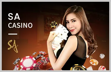 Vận động viên quần vợt đang giao bóng trên sân